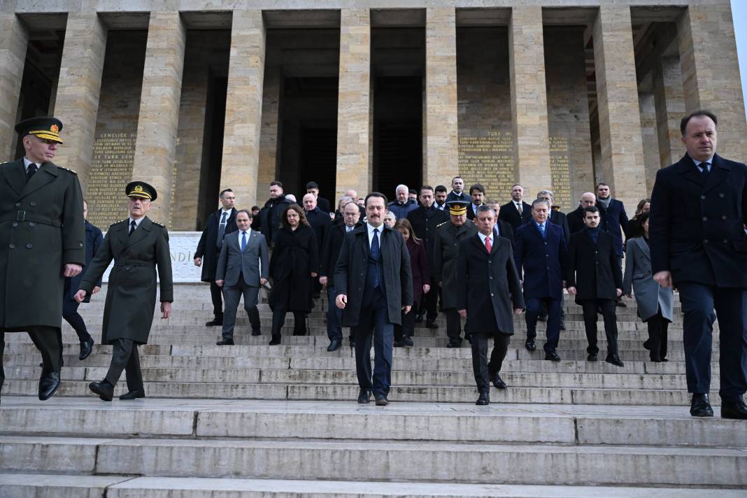 İkinci Cumhurbaşkanı İsmet İnönü 51. ölüm yılında Anıtkabir’de mezarı başında anıldı 21